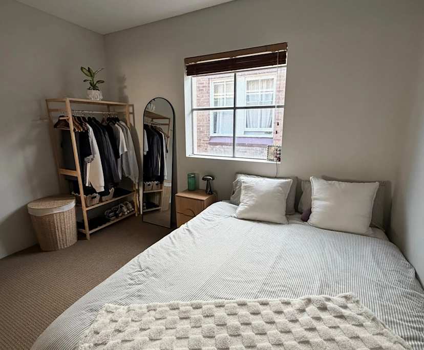 Furnished room in a flatshare