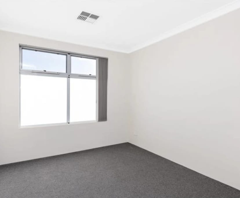 Unfurnished room in a share house