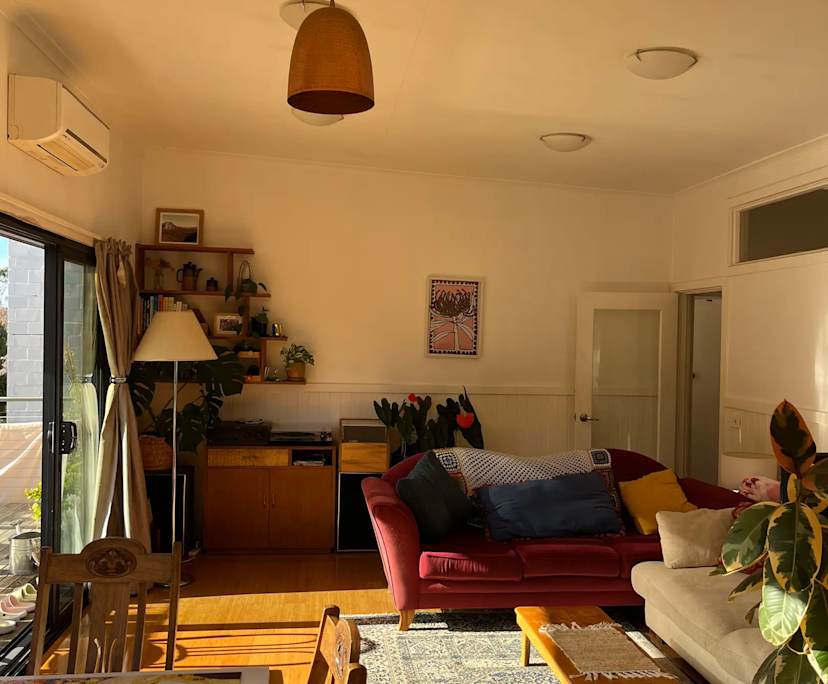 Room in a share house