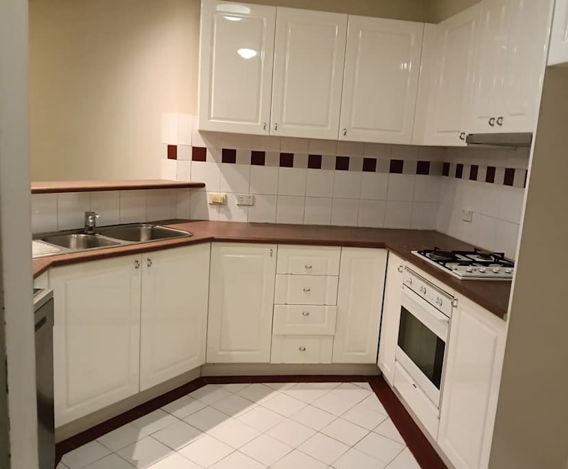 Furnished room with ensuite in a flatshare