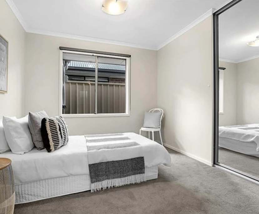 Room in a share house