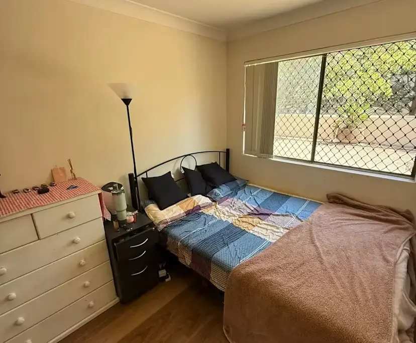 Furnished room in a flatshare