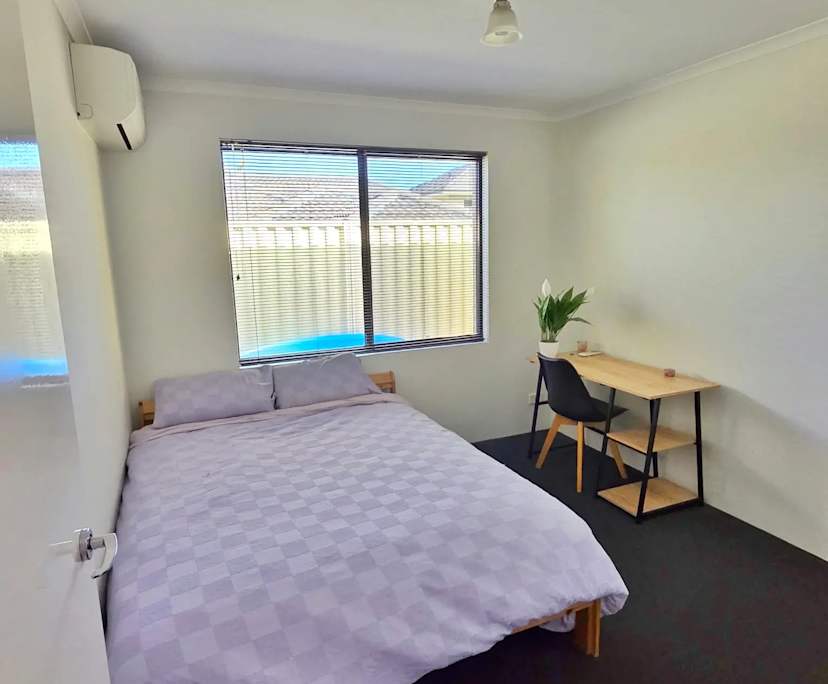 Room in a share house