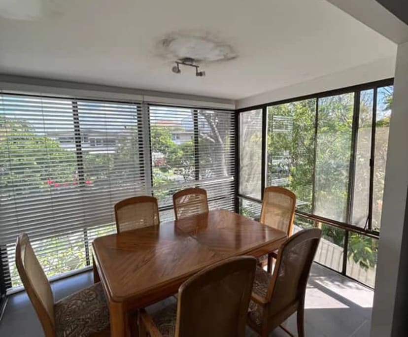 Furnished room in a flatshare