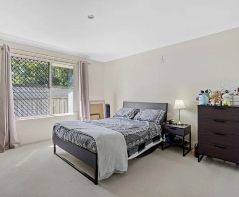 Room in a share house