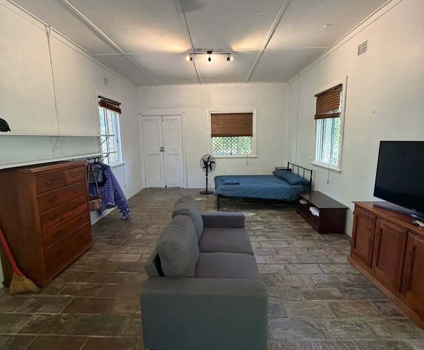 Furnished room studio flat for rent