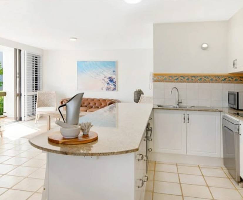 $595, Flatshare, 2 bathrooms, Broadbeach QLD 4218