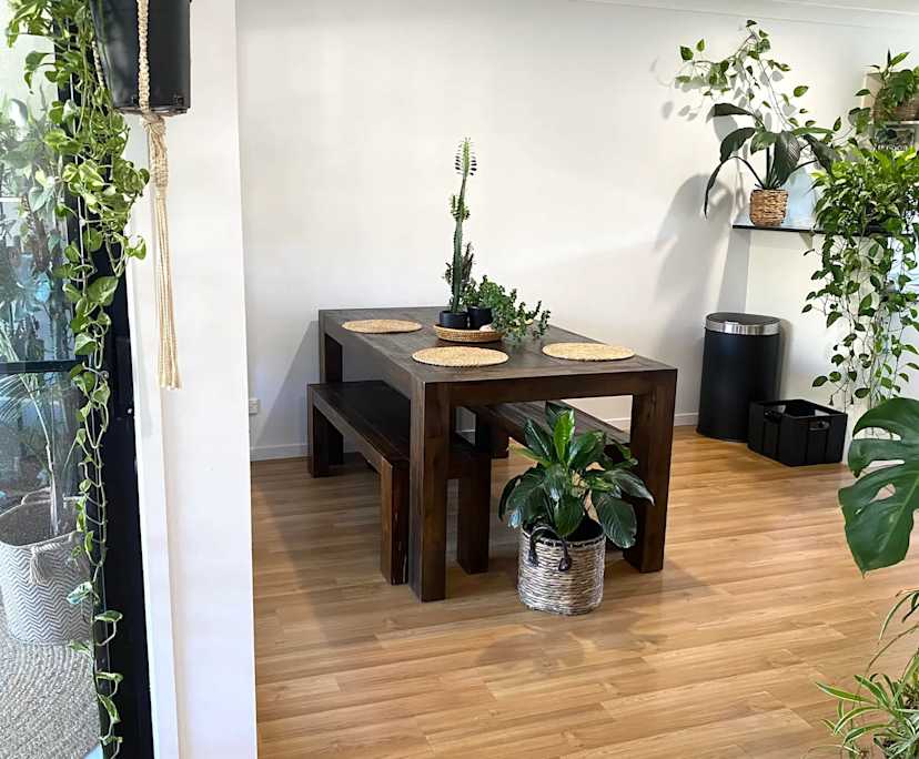 $350, Share-house, 3 bathrooms, Labrador QLD 4215