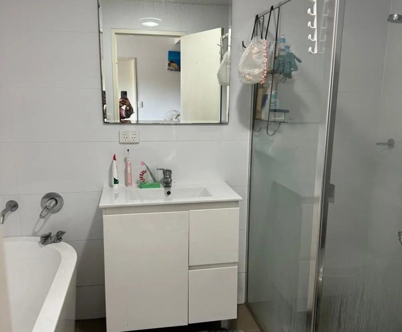 Room for Rent in Mays Hill, Sydney 260, Furnished...