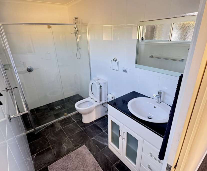 $550, Share-house, 4 bathrooms, Benowa QLD 4217