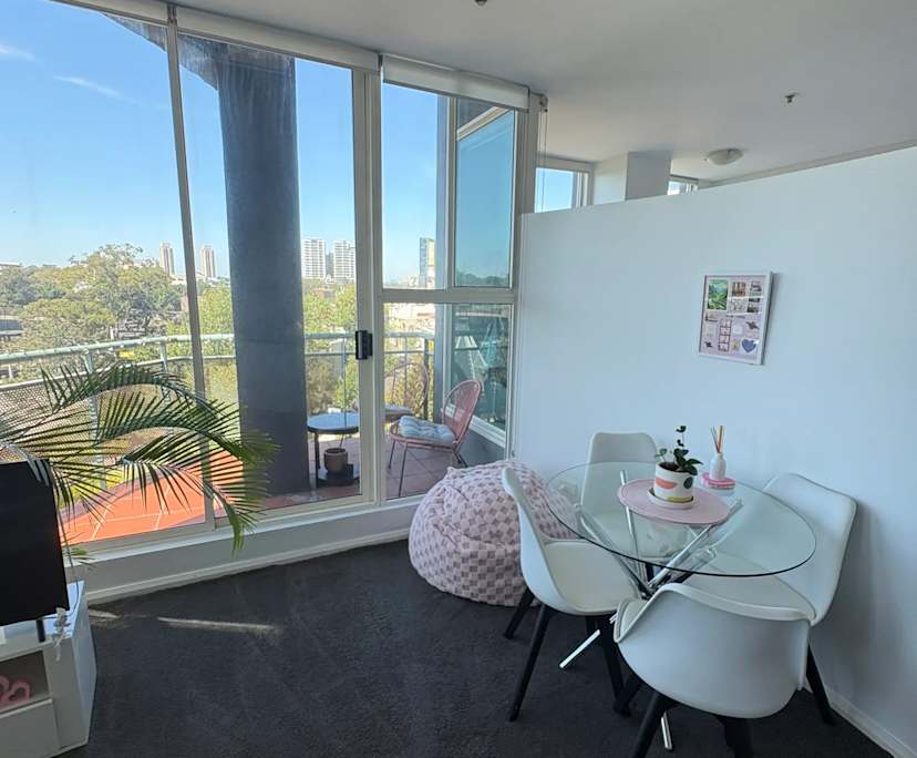 $780, 1-bed, 1 bathroom, Chippendale NSW 2008