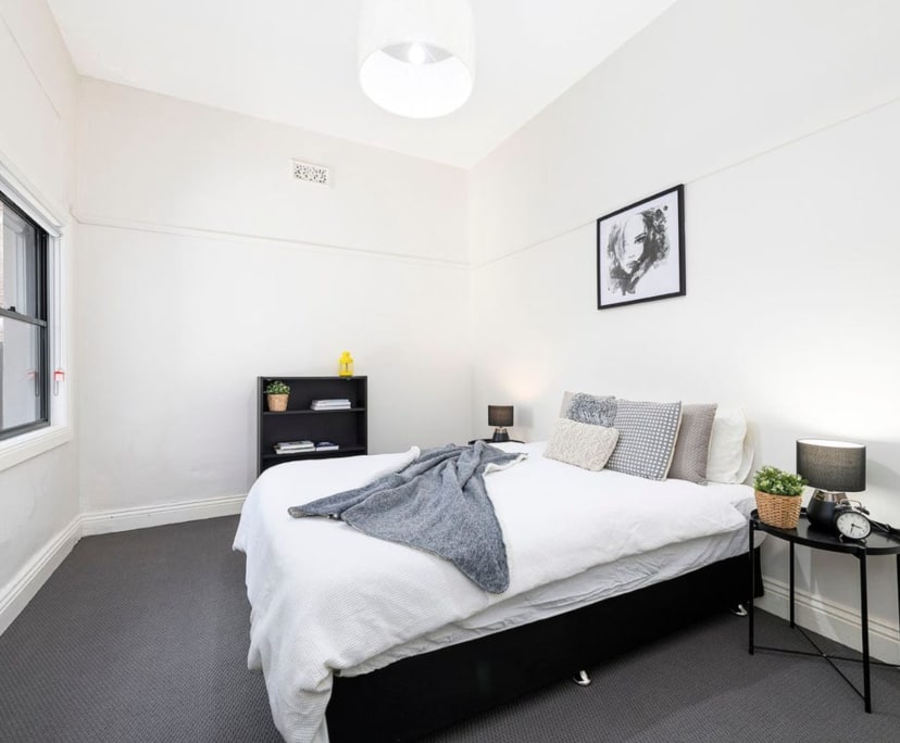 Room in a share house