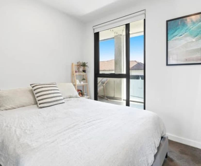 Furnished room in a flatshare