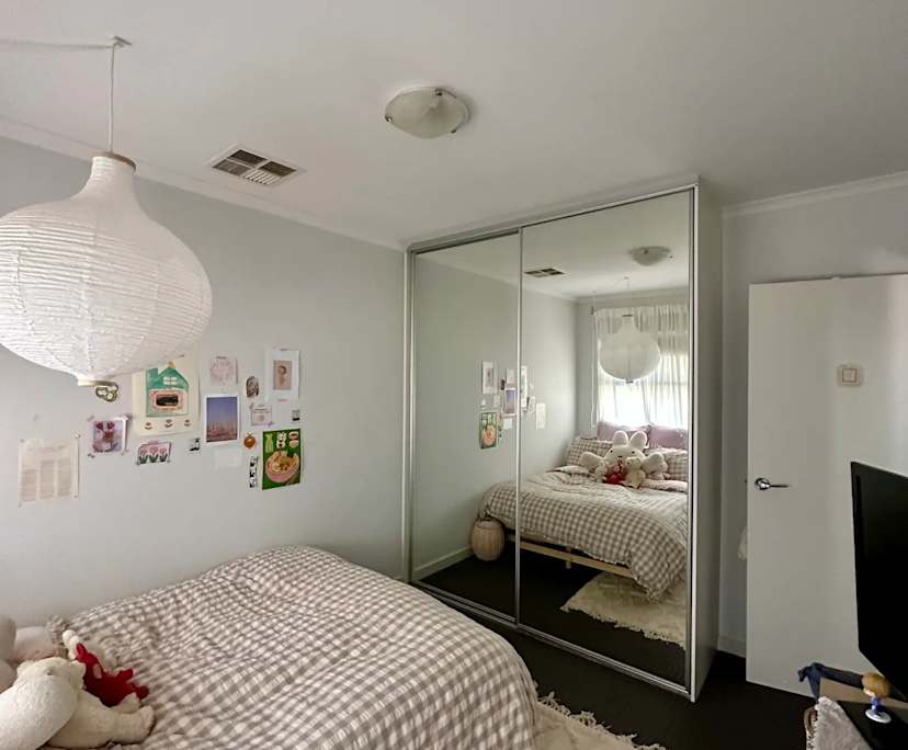 Unfurnished room in a share house