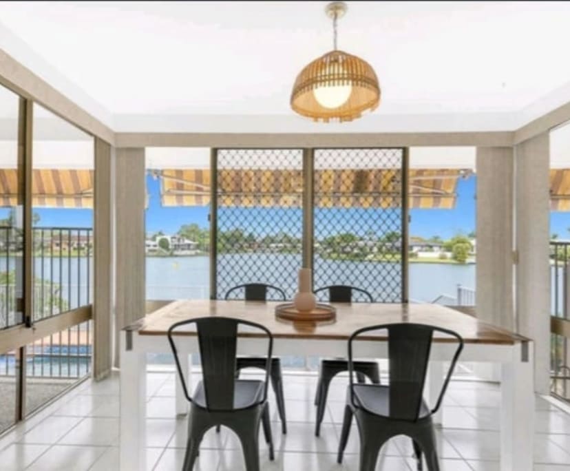 $370, Share-house, 5 bathrooms, Mermaid Waters QLD 4218