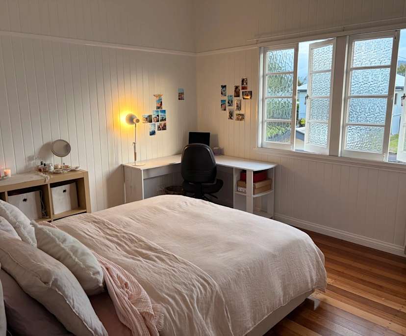 Room in a share house