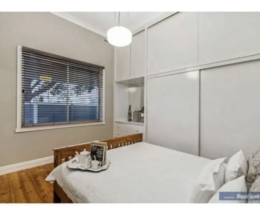 Room for Rent in Kingsville, Melbourne 225, Unfur...