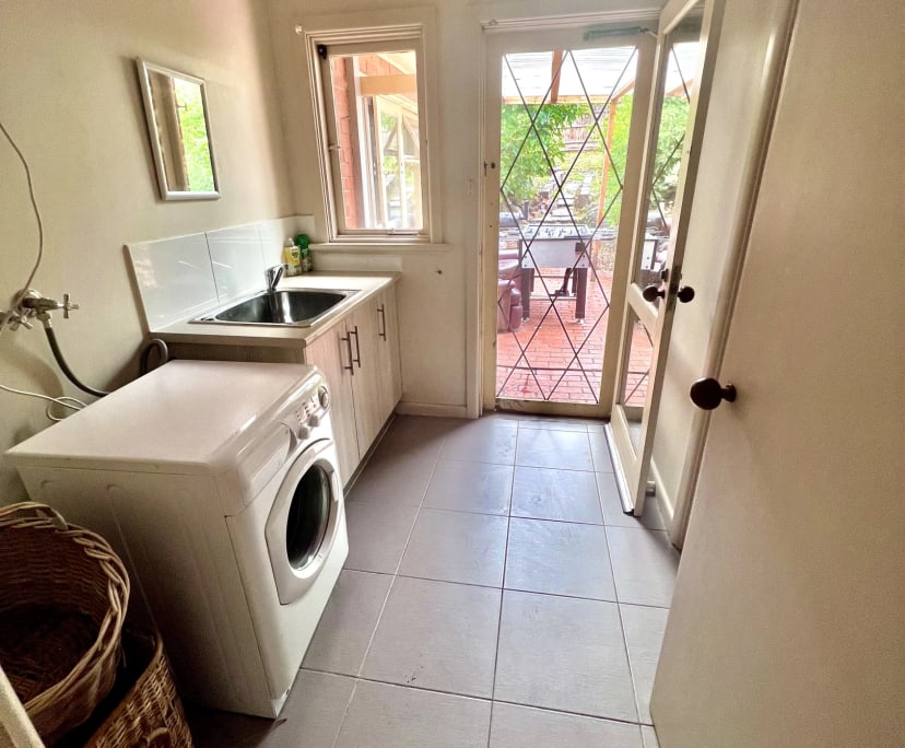 Room for Rent in Doncaster East, Melbourne 260, F...