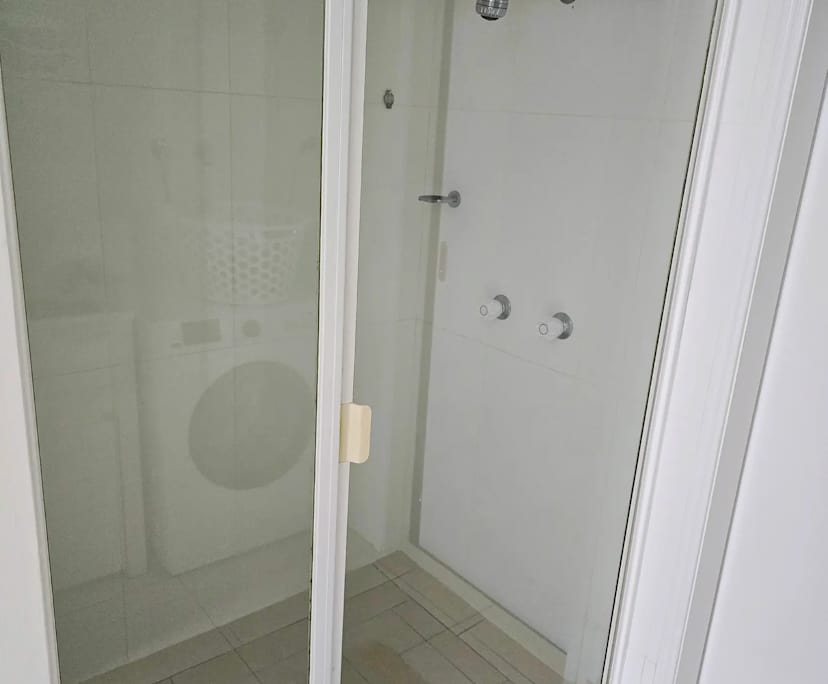 $350, Share-house, 3 bathrooms, Southport QLD 4215