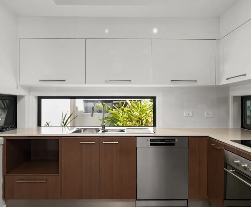 $300, Share-house, 4 bathrooms, Yeronga QLD 4104