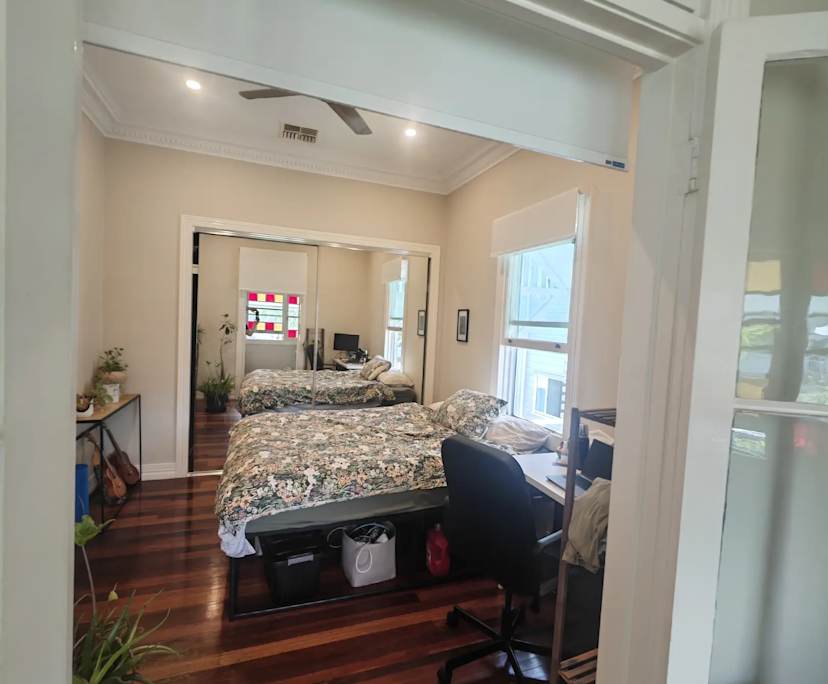 Furnished room in a share house