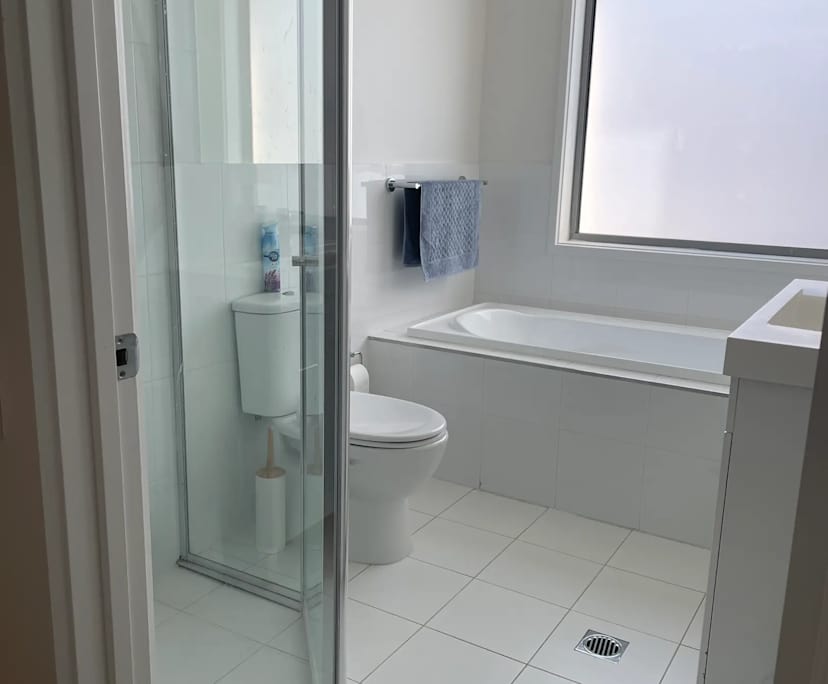 $375, Flatshare, 2 bathrooms, North Wollongong NSW 2500