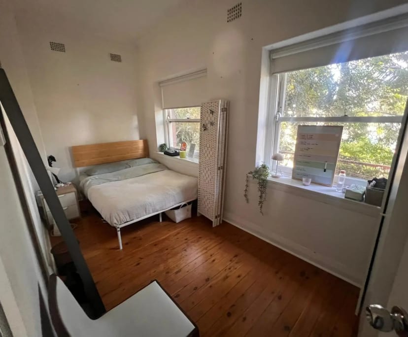 Furnished room in a flatshare