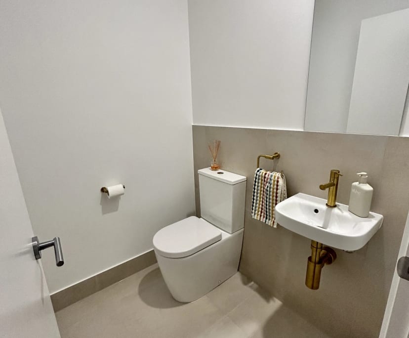 $280, Flatshare, 3 bathrooms, Forest Glen QLD 4556