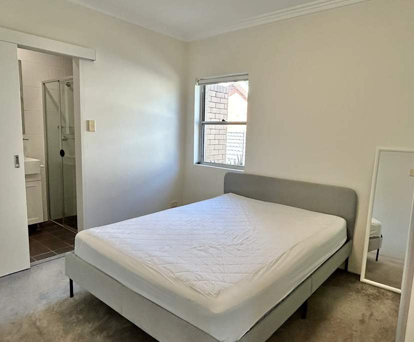 Room with ensuite in a flatshare
