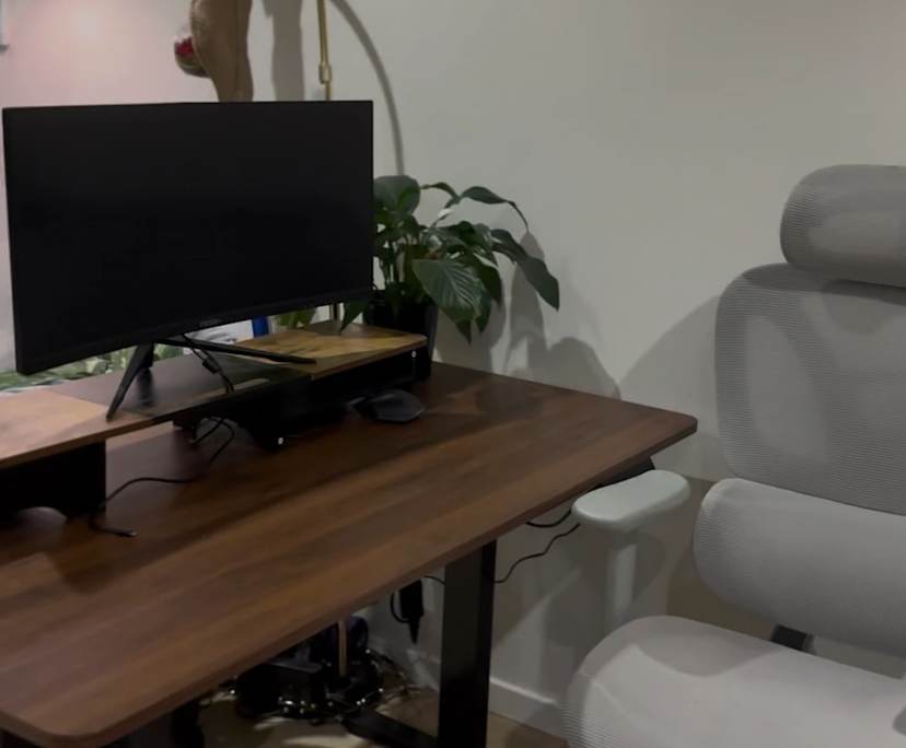 Furnished room with ensuite in a flatshare
