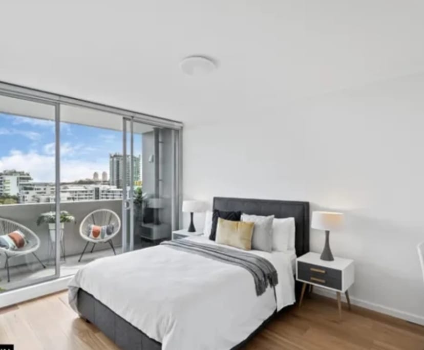 Furnished room with ensuite in a flatshare