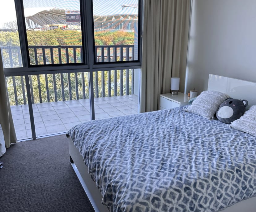 Furnished room with ensuite in a flatshare