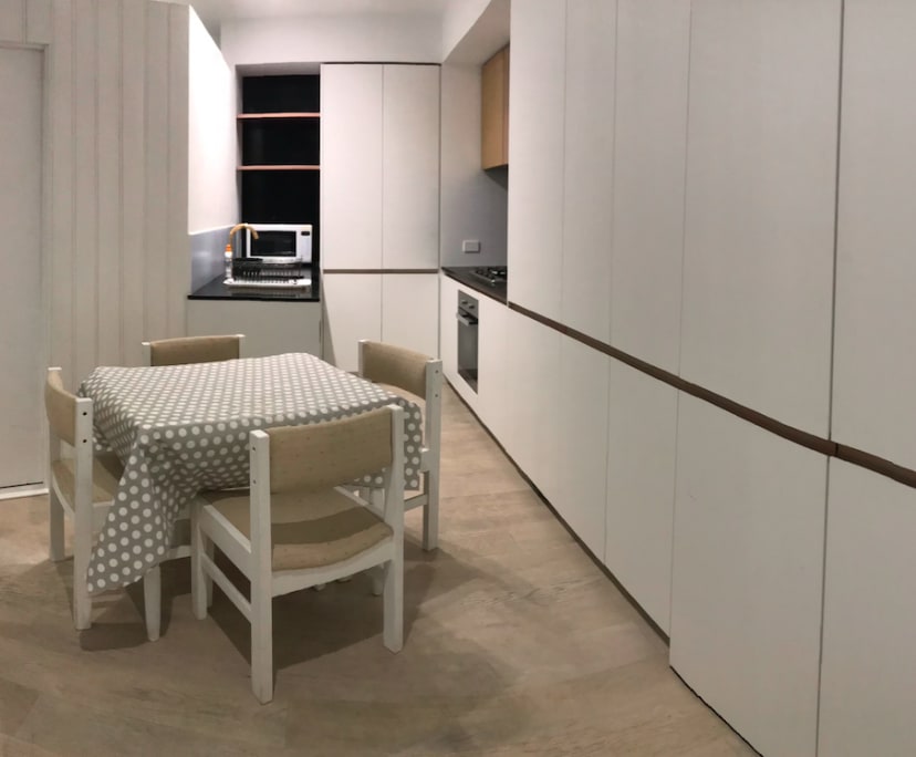 $645, Whole-property, 2 bathrooms, Melbourne VIC 3000