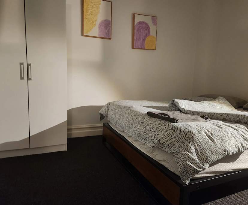 Furnished room in a flatshare