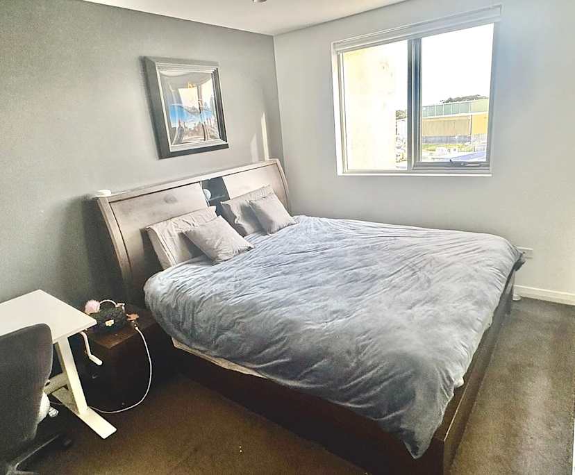 Furnished room with ensuite in a flatshare