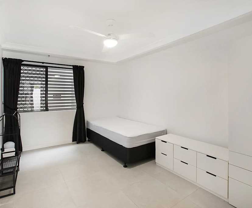 $300, Flatshare, 4 bathrooms, West End QLD 4101