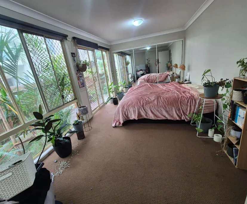 Room in a share house