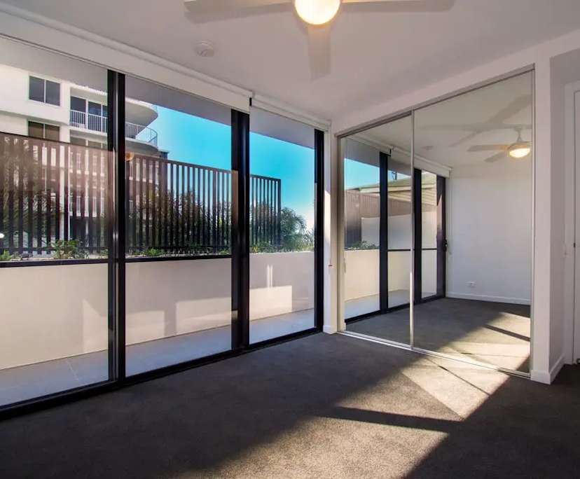 Unfurnished room with ensuite in a flatshare