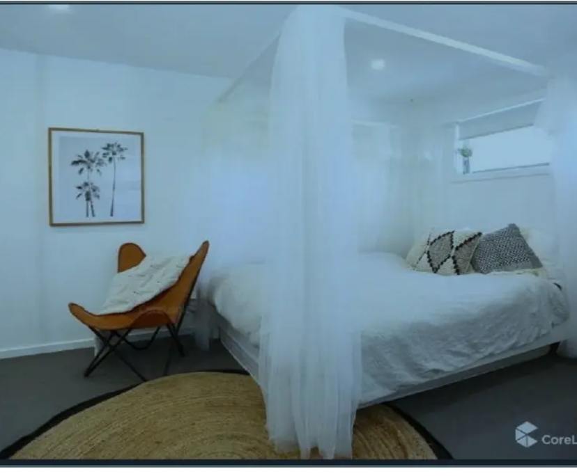 Unfurnished room with own bathroom