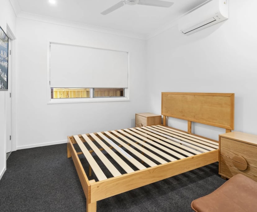 $315, Share-house, 3 bathrooms, Holmview QLD 4207