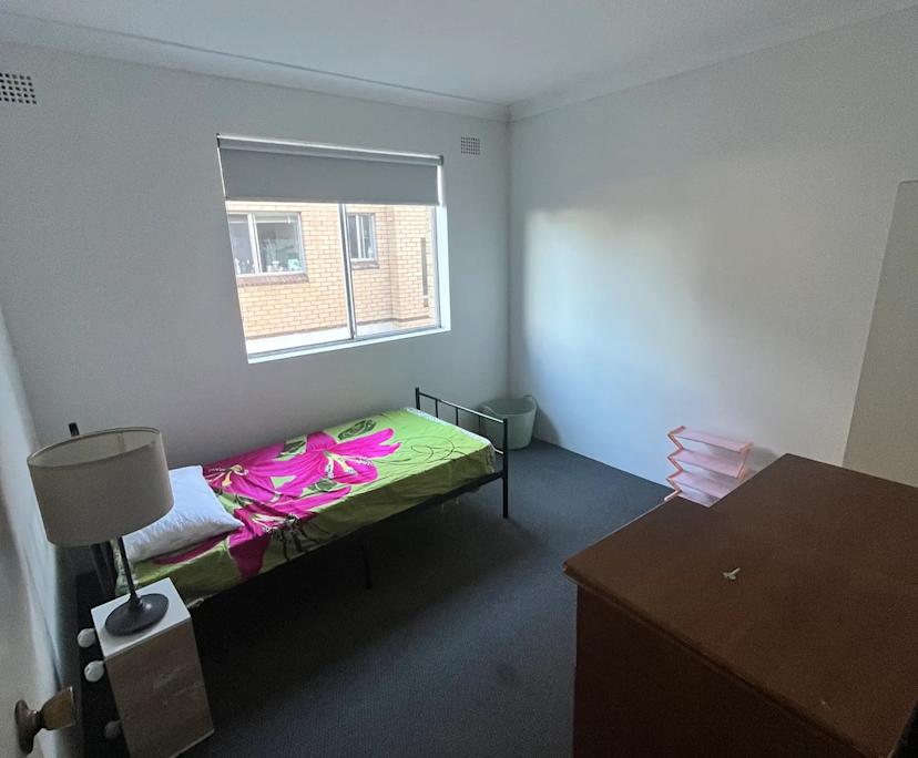 Furnished room in a flatshare
