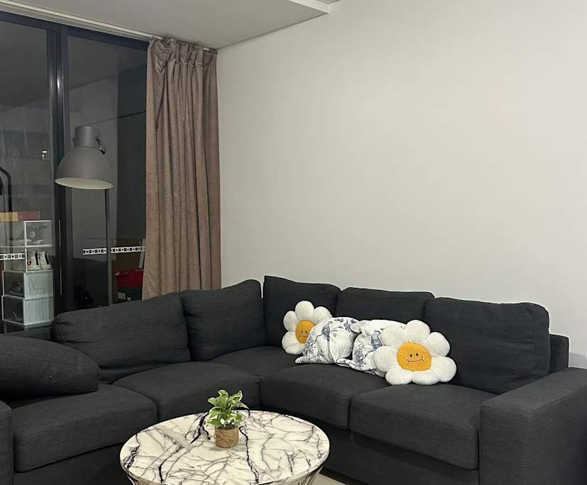 Furnished room in a flatshare
