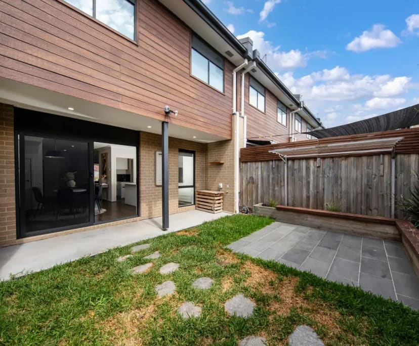 $220, Share-house, 3 bathrooms, Donnybrook VIC 3064