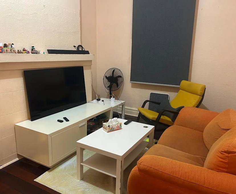 Room in a share house