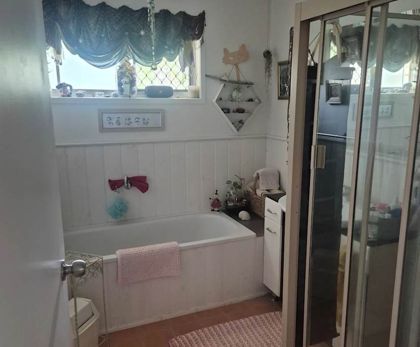$230, Share-house, 4 bathrooms, Coes Creek QLD 4560