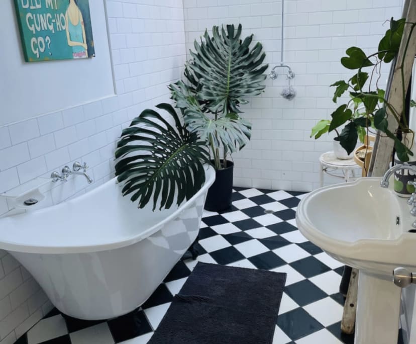 Furnished room with own bathroom