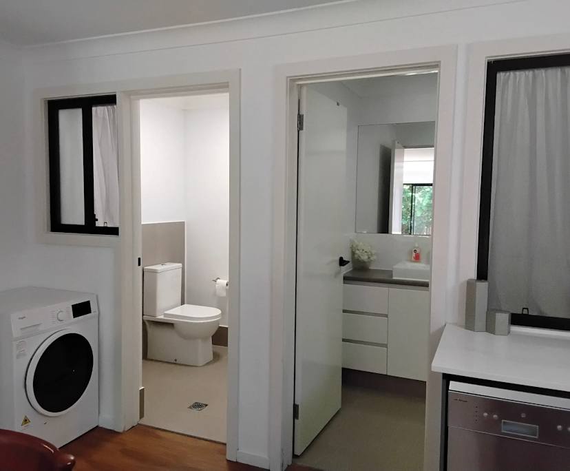 $625, Granny-flat, 1 bathroom, Miami QLD 4220
