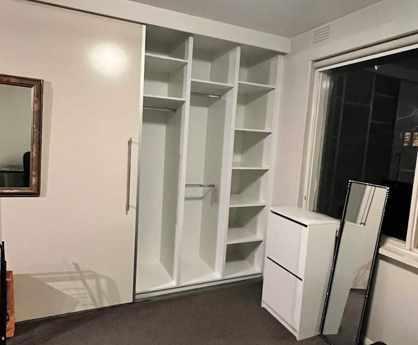 $290, Flatshare, 2 bathrooms, Elwood VIC 3184
