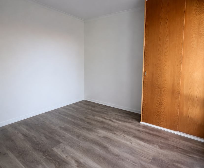 Unfurnished room with own bathroom