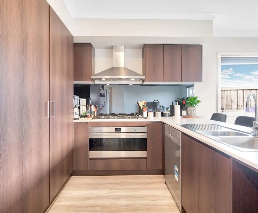 $220, Share-house, 3 bathrooms, Cranbourne West VIC 3977